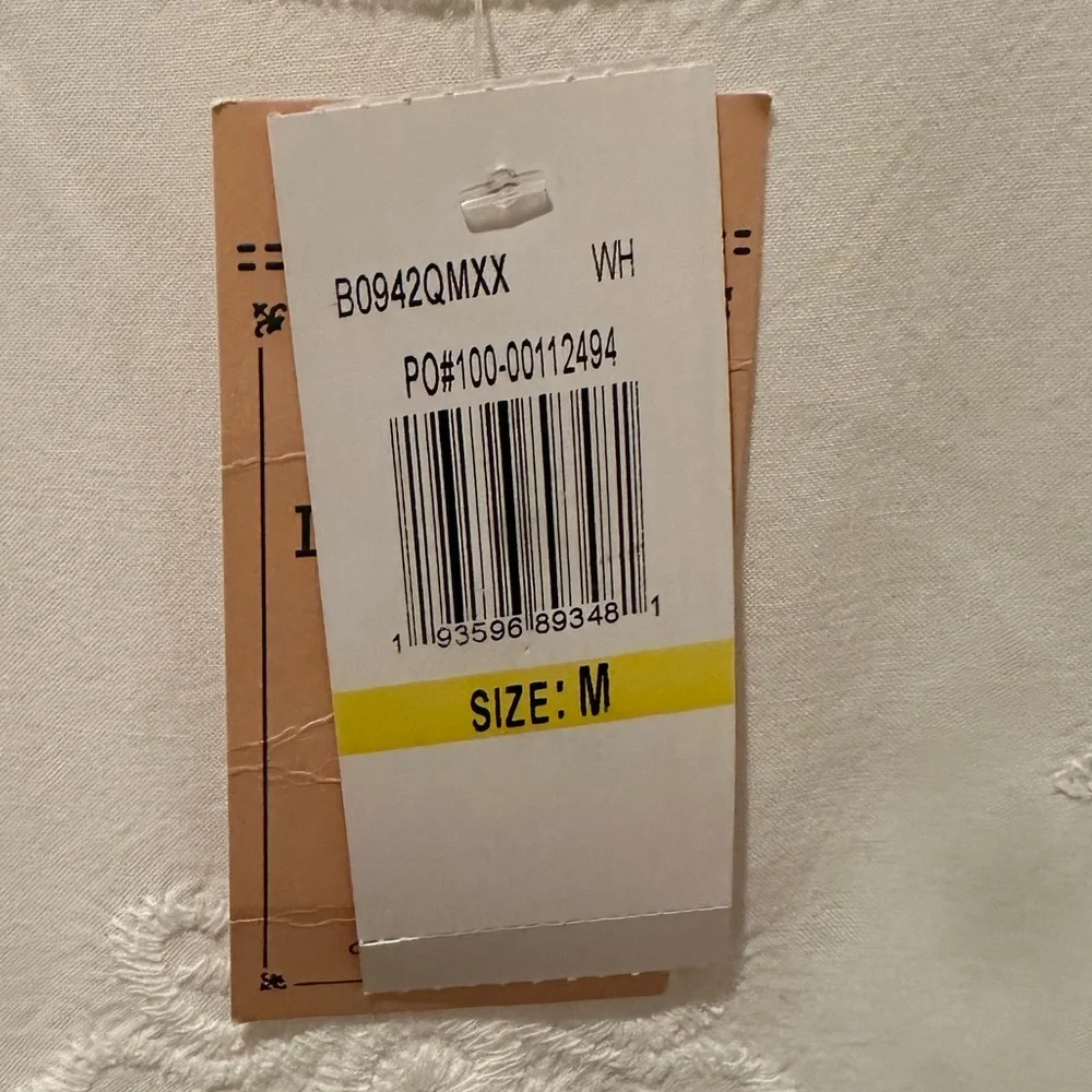 Democracy - NWT White Lace Embroidered Cold Shoulder Top with flare sleeves - Picture 3 of 6